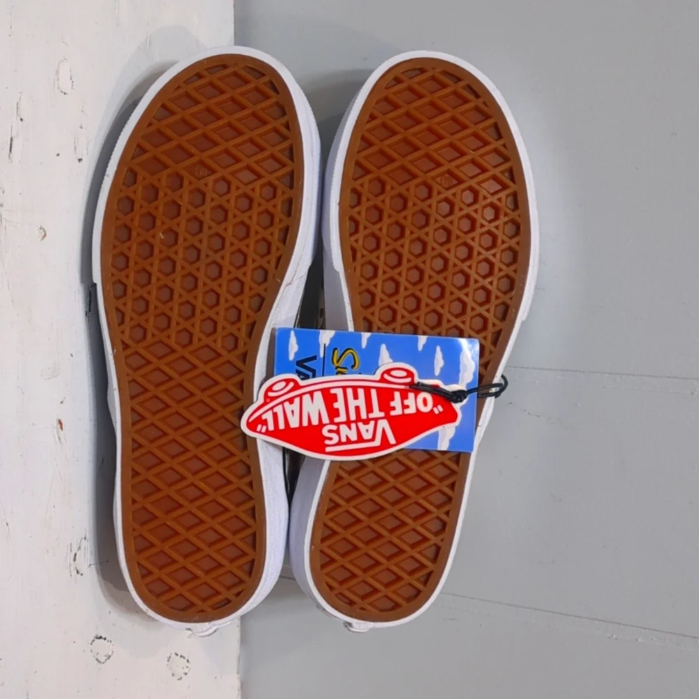 Vans x The Simpsons Kids Slip-On Shoes Size 3 – Santa’s Little Helper & Snowball